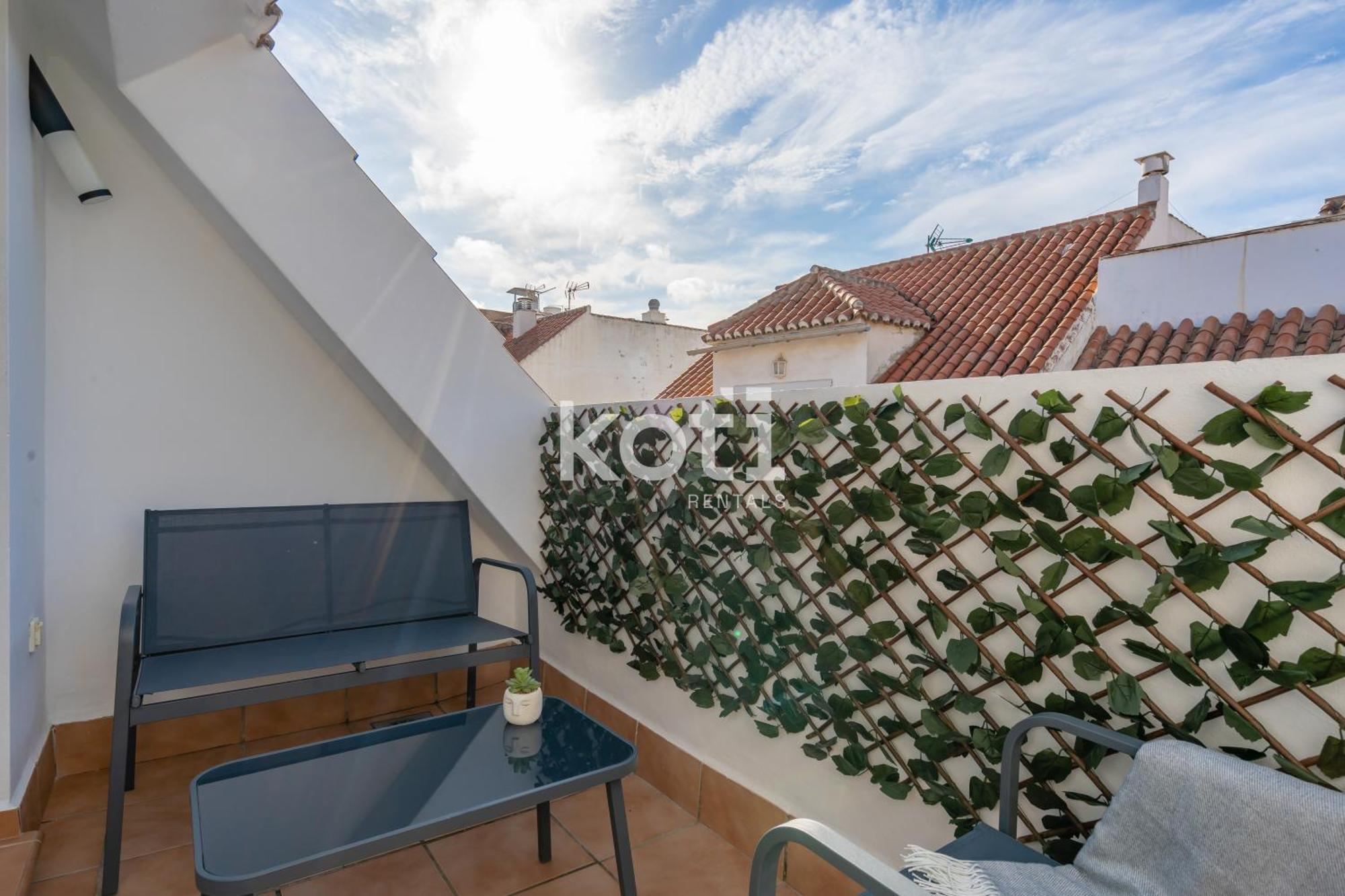 Koti Rentals - Sandy Beach Apartment Фуeнхирола Екстериор снимка