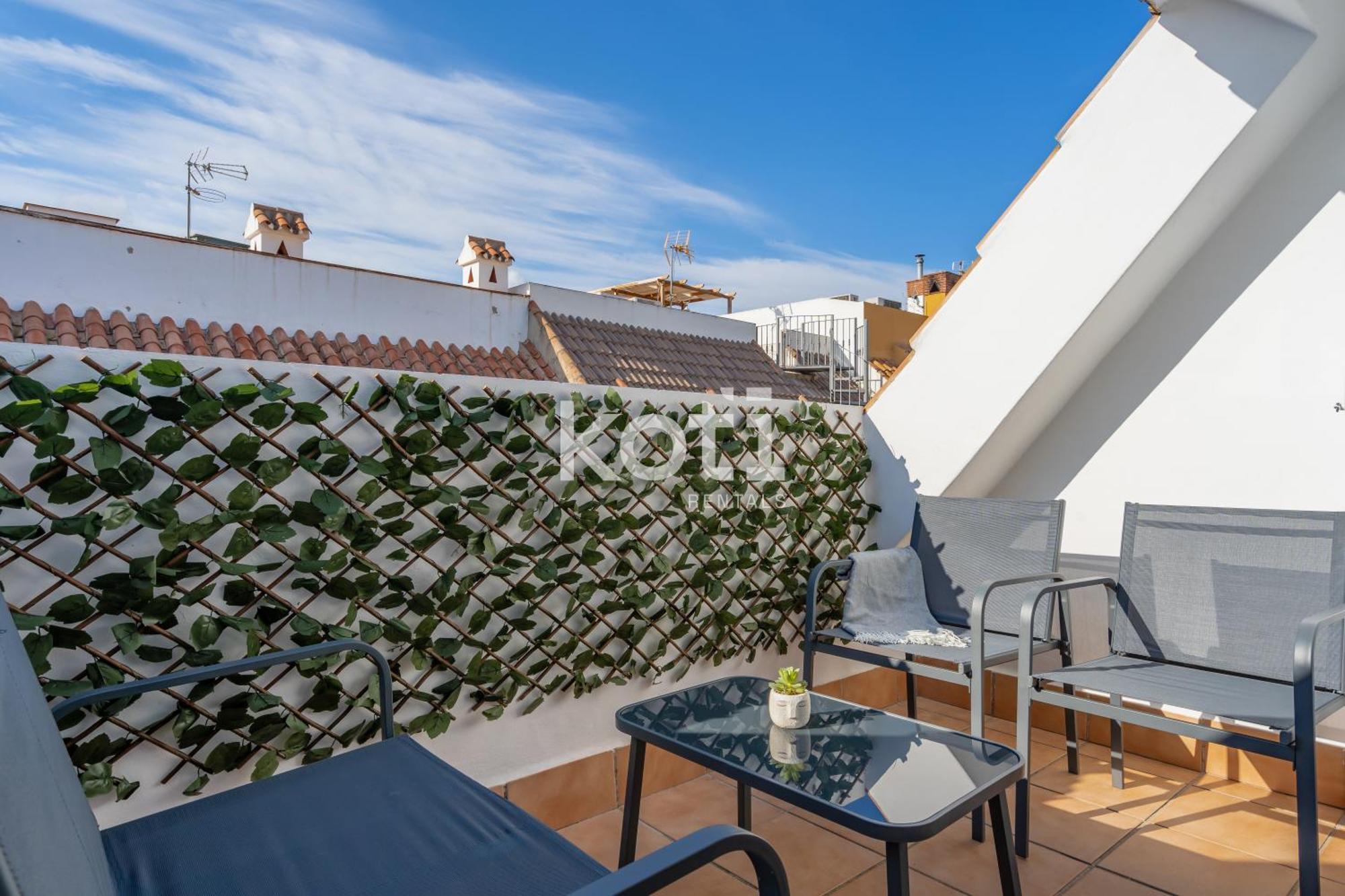 Koti Rentals - Sandy Beach Apartment Фуeнхирола Екстериор снимка