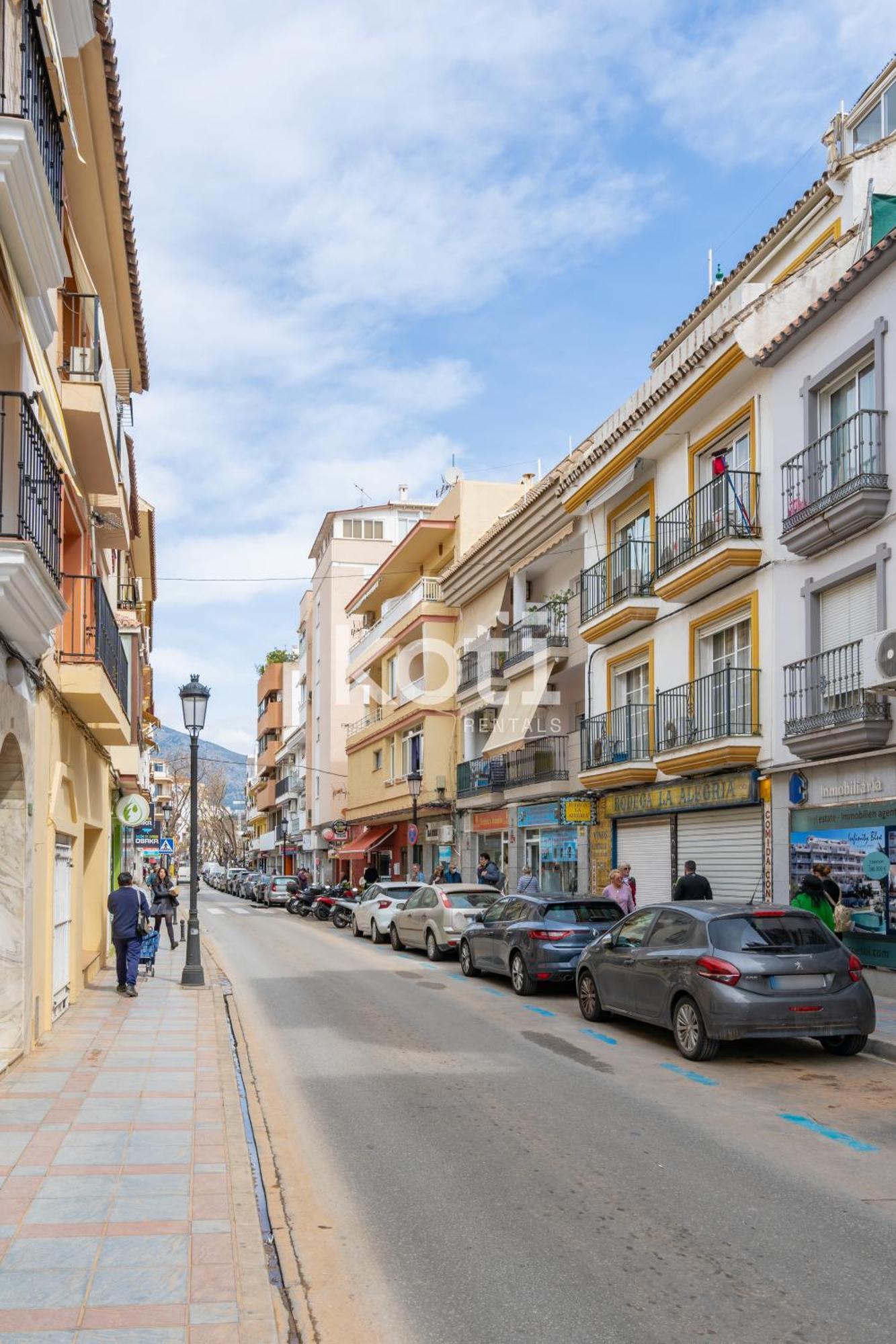 Koti Rentals - Sandy Beach Apartment Фуeнхирола Екстериор снимка