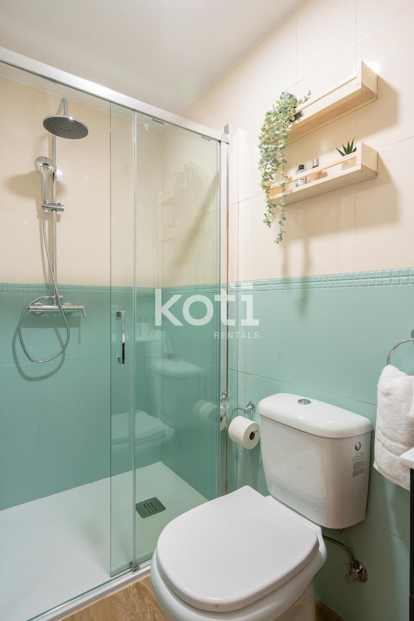 Koti Rentals - Sandy Beach Apartment Фуeнхирола Екстериор снимка