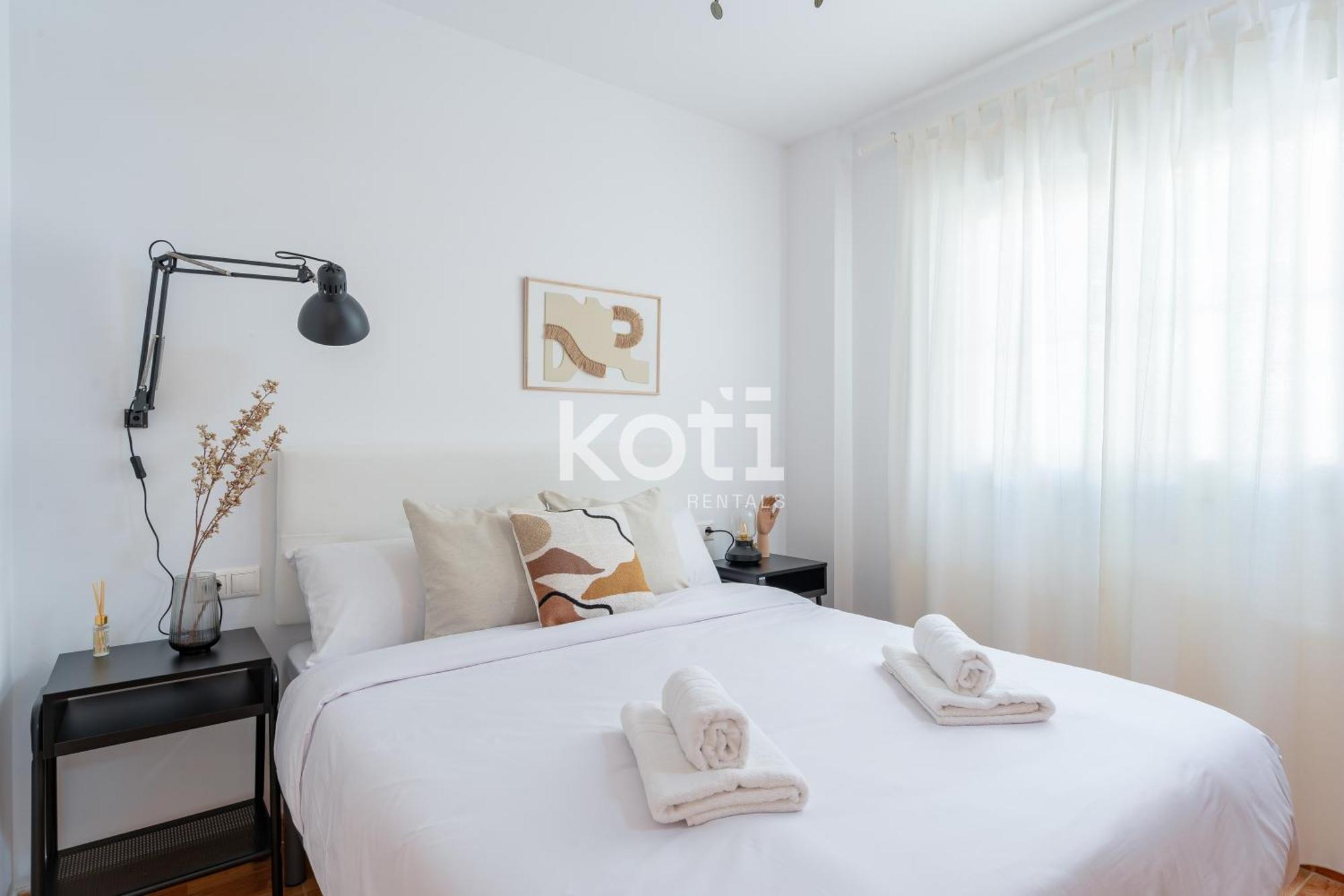 Koti Rentals - Sandy Beach Apartment Фуeнхирола Екстериор снимка