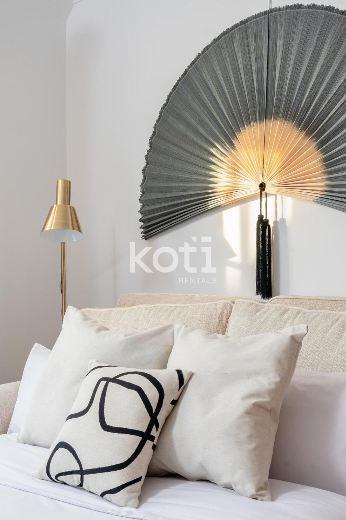 Koti Rentals - Sandy Beach Apartment Фуeнхирола Екстериор снимка